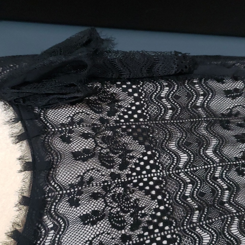 Cabi Lace Overlay Sleeveless Shirt Size L - Picture 3 of 11